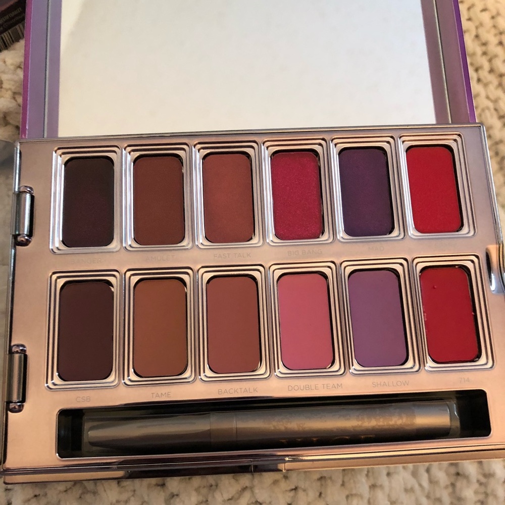 Urban Decay ‘Metal Meets Matte’ Lipstick palette